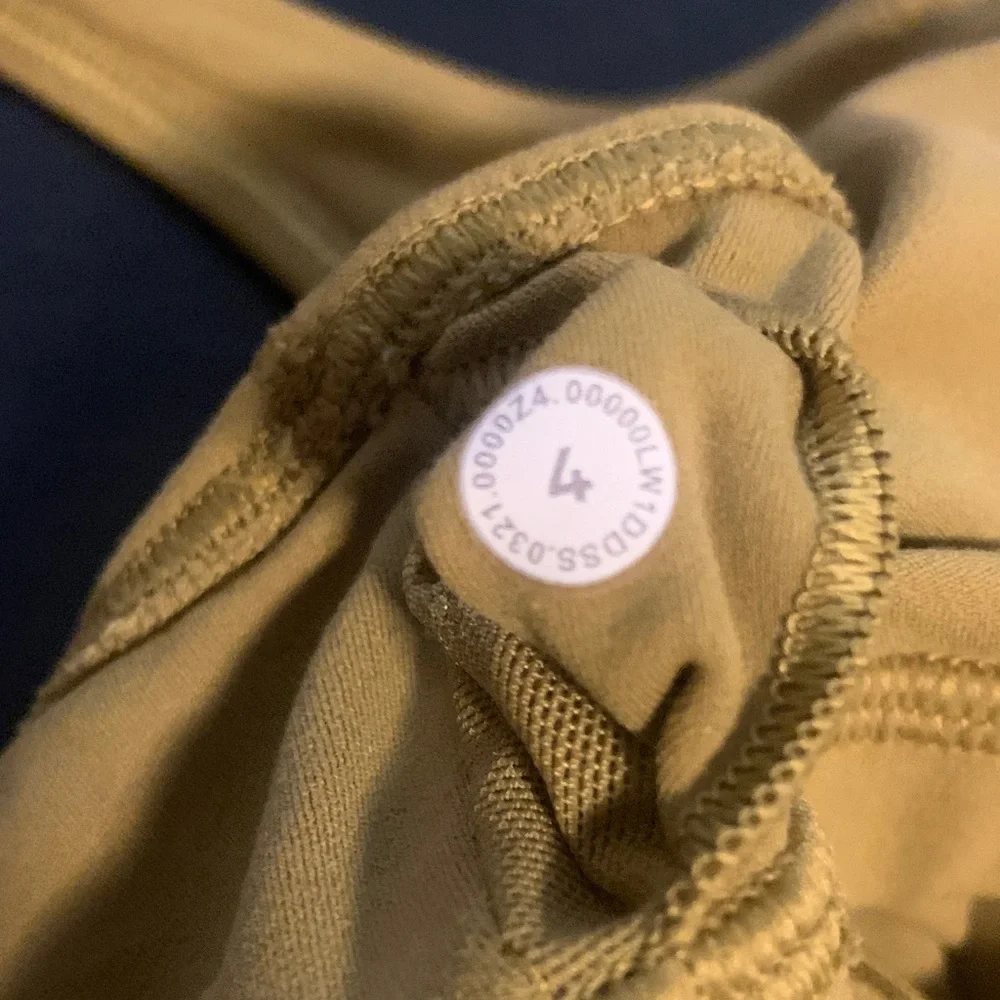 Lululemon Green Align Tank, Sz 4, no pads
FLAW in the front small hole pictured - Picture 2 of 5